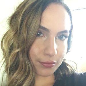 Meet your Posher, Madeline